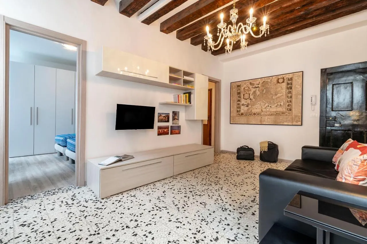 Ponte Squero Flat M0270423226 Apartment Venice Italy